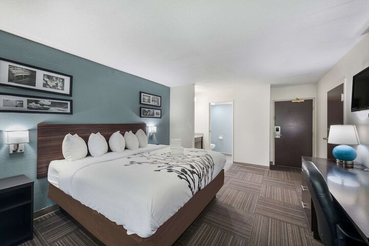 Room 26 of 40