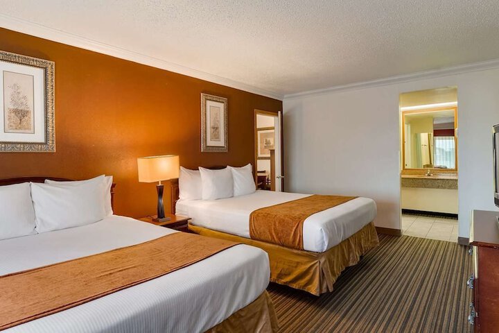 Room 15 of 37