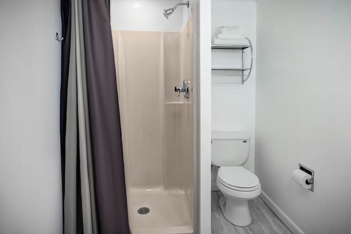 Room 8 of 25