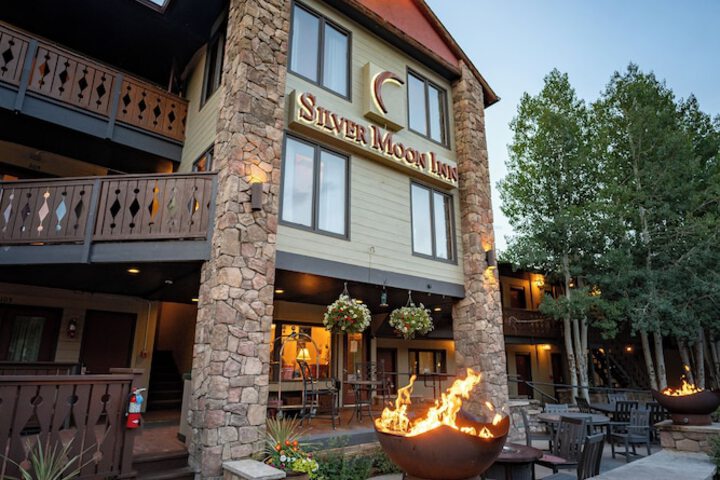 Silver Moon Inn