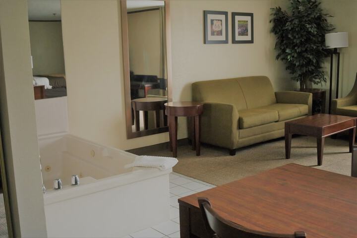 Room 26 of 33