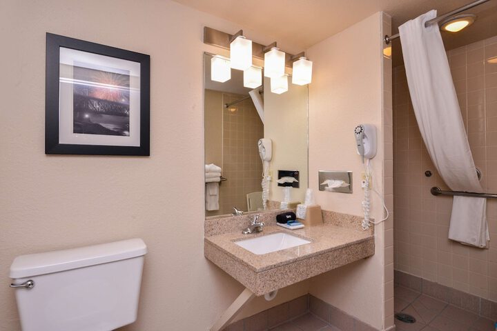 Room 16 of 22