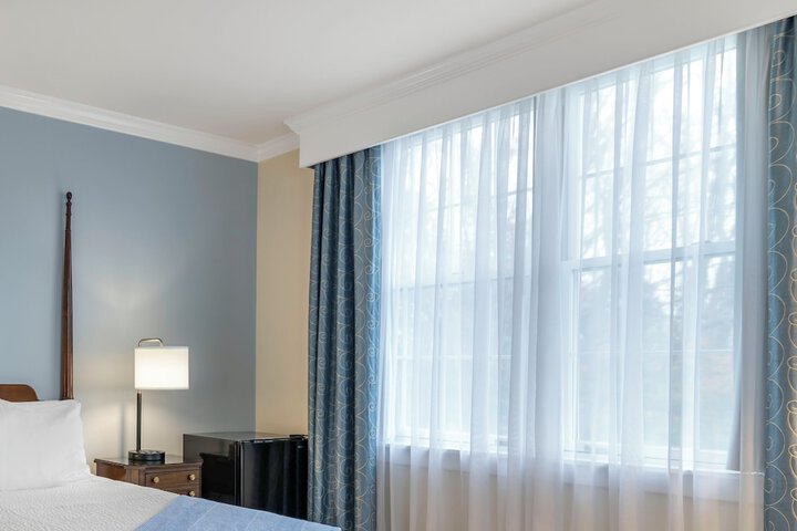 Room 16 of 72