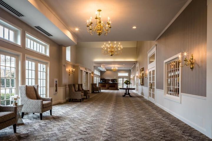 Ballroom/Hall 32 of 33