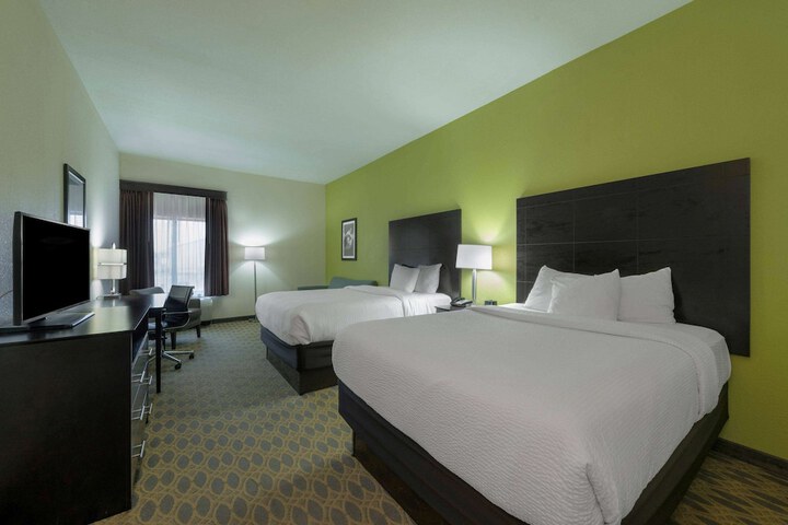 La Quinta Inn & Suites by Wyndham Columbus - Grove City