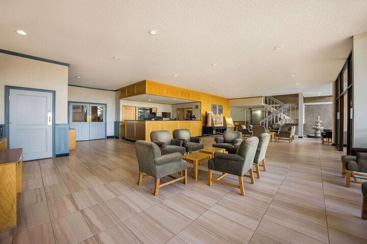 Hotel Interior 9 of 33