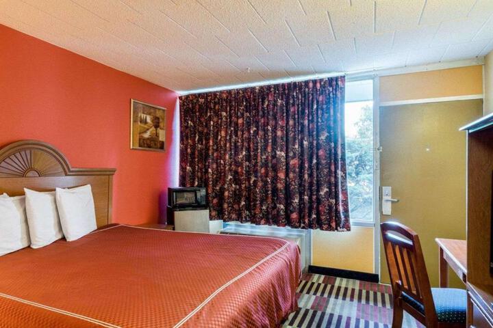 Rodeway Inn University