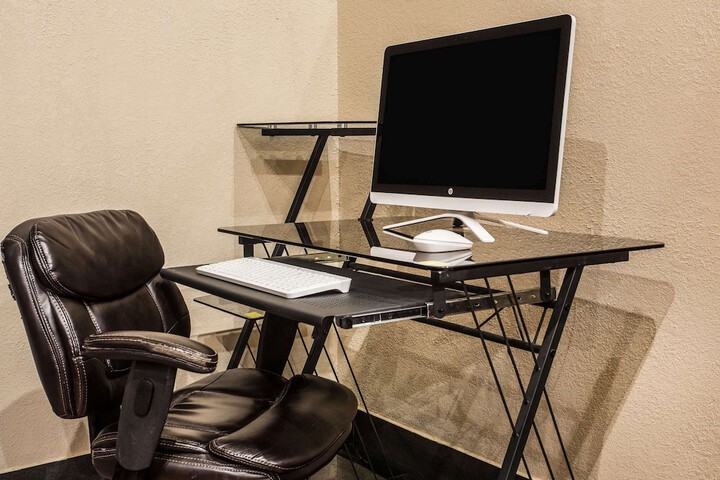 Business Center 25 of 25
