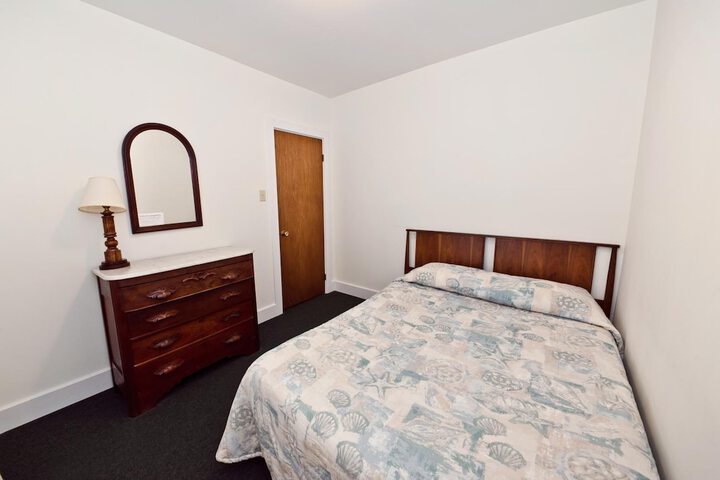 Room 52 of 63