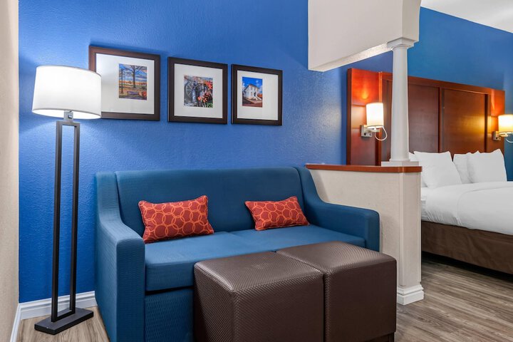 Comfort Suites St. Charles - St Louis