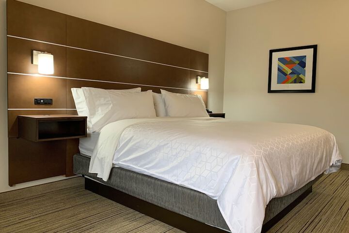 Room 15 of 40