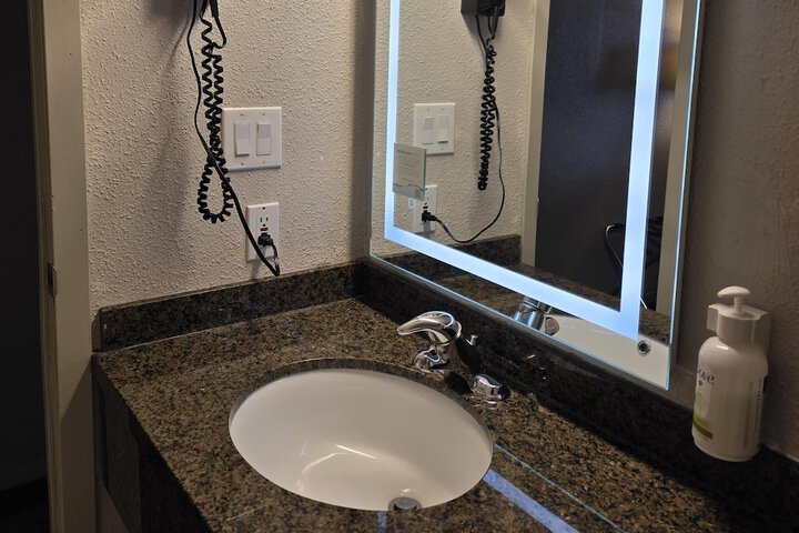 Super 8 by Wyndham Swift Current