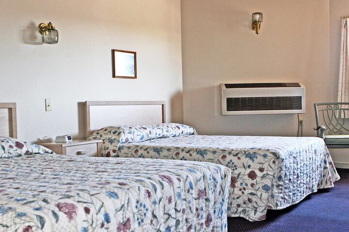 Room 25 of 49