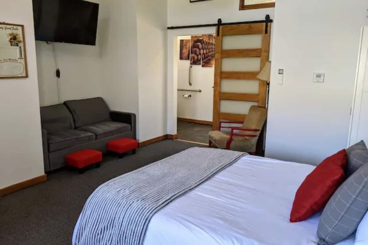 Room 45 of 62