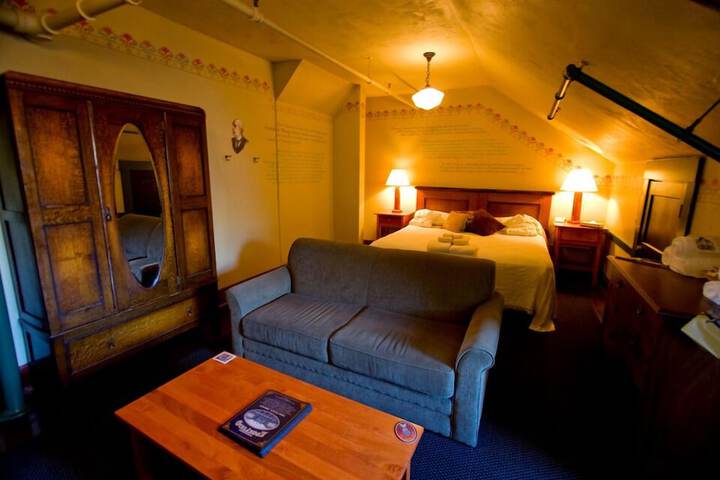 Room 42 of 125