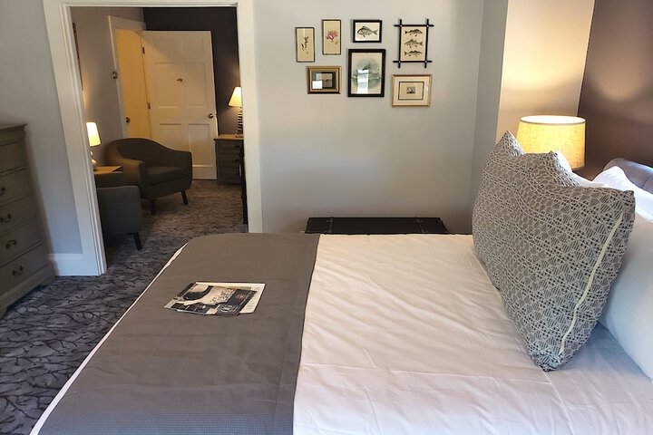 Room 16 of 36