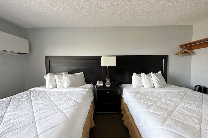 Room 16 of 32