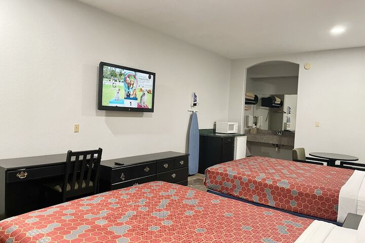 Room 19 of 39