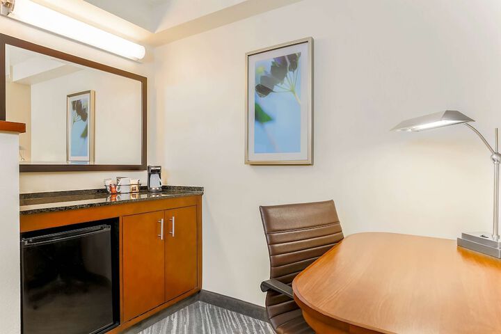 Room 16 of 36