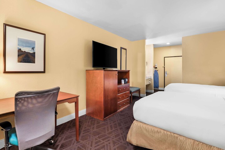 Room 14 of 33