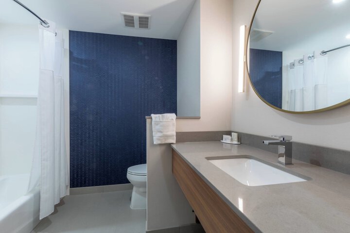 Room 17 of 25
