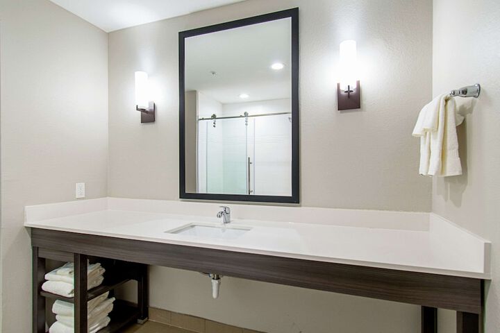 Comfort Suites Humble Houston IAH