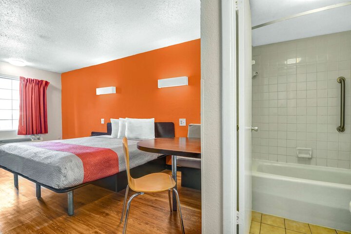 Motel 6 Calhoun GA