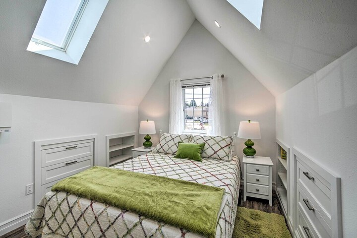 Renovated North Bend Cottage: Near Eateries!