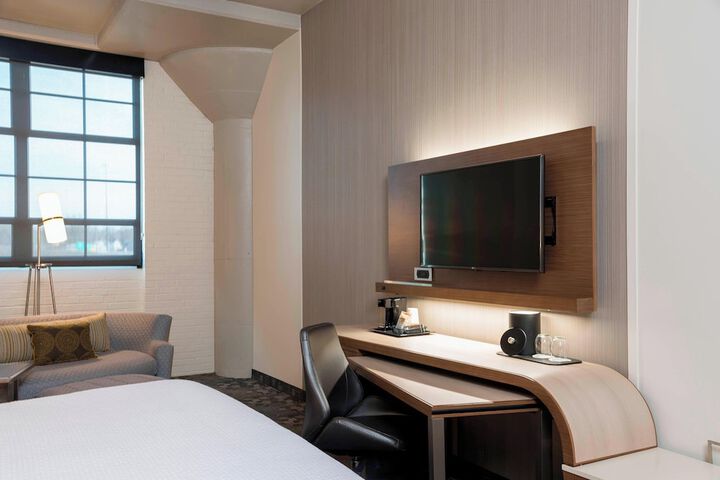 Room 12 of 34