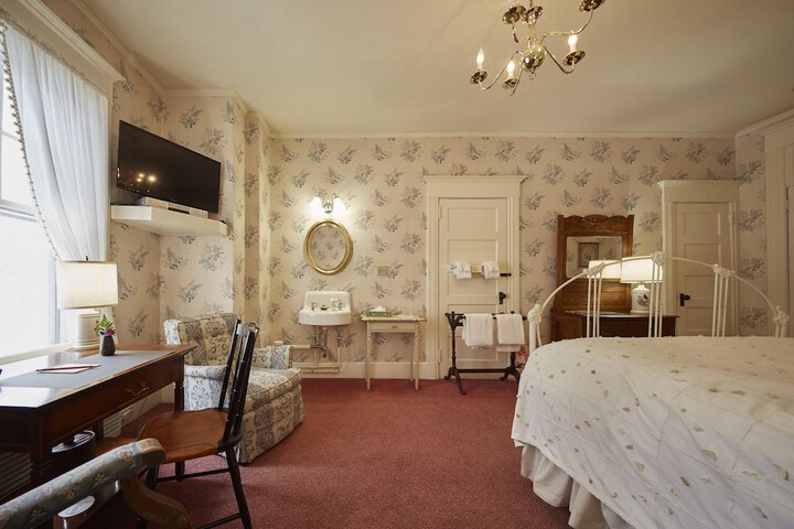Room 19 of 126