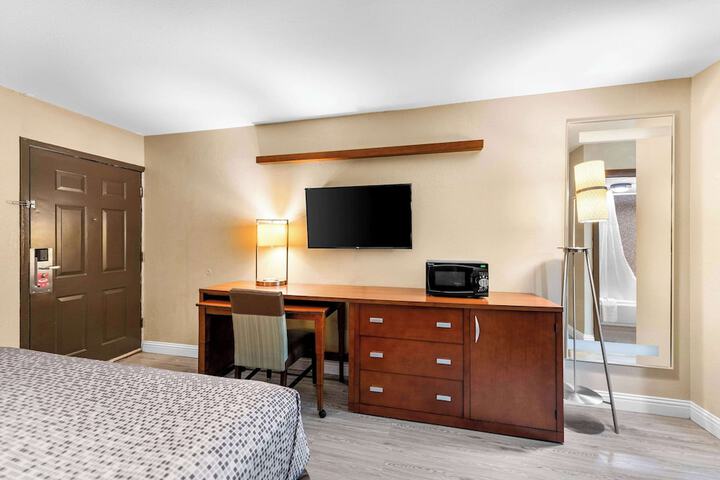 Room 31 of 34