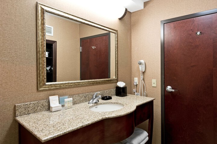 Room 42 of 74