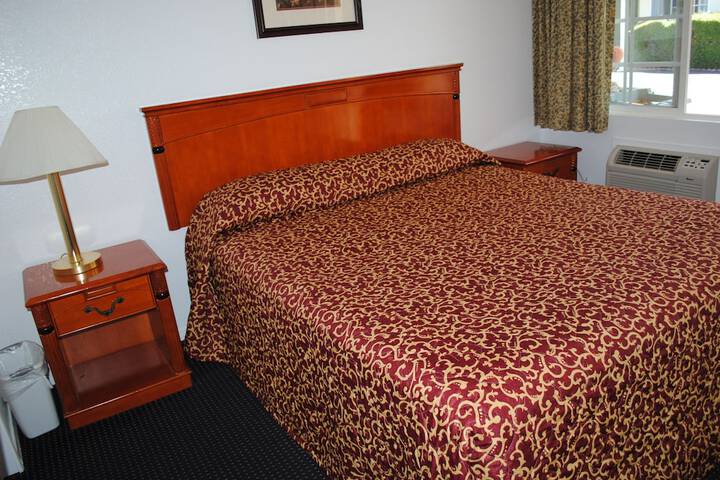 Room 21 of 33