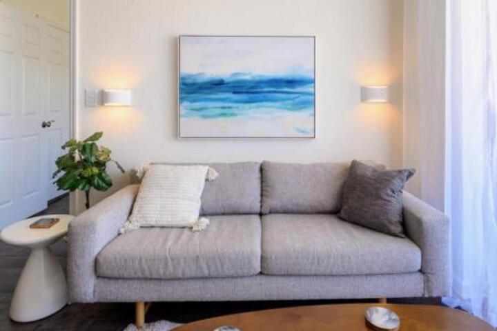 Brand New Super Cool Fountain View Condo by Main Pool Near Parks & OCCCC