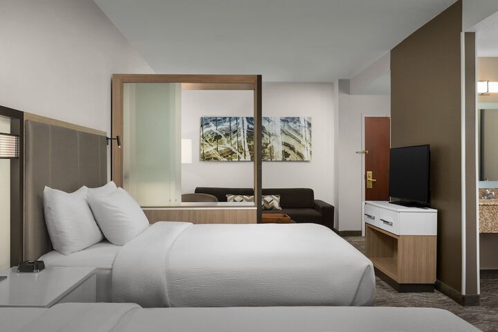 Room 9 of 25