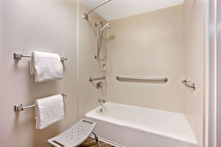 Room 11 of 26