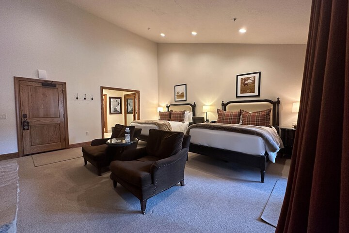 Room 417 of 500