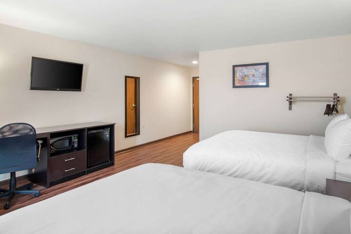 Room 16 of 39