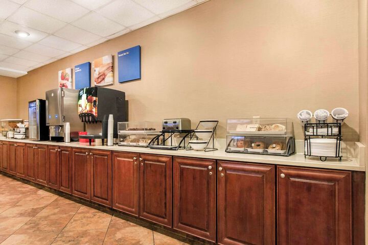 Comfort Inn & Suites Omaha Central