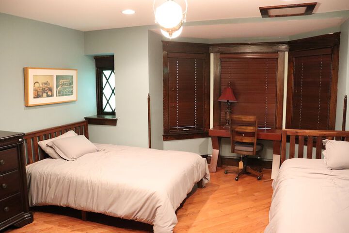 Room 16 of 36