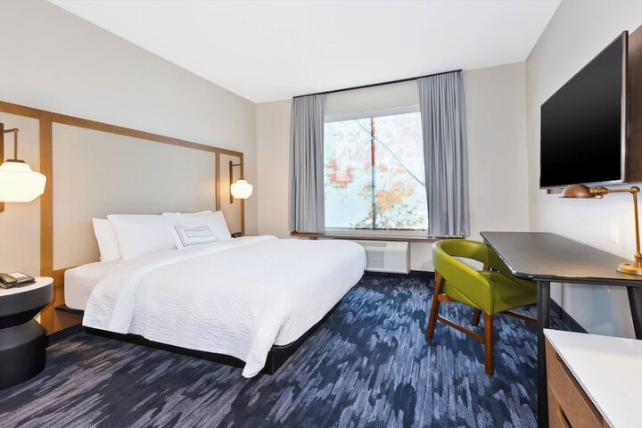 Room 12 of 20