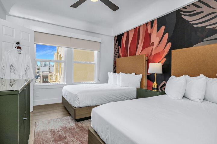 Room 80 of 100