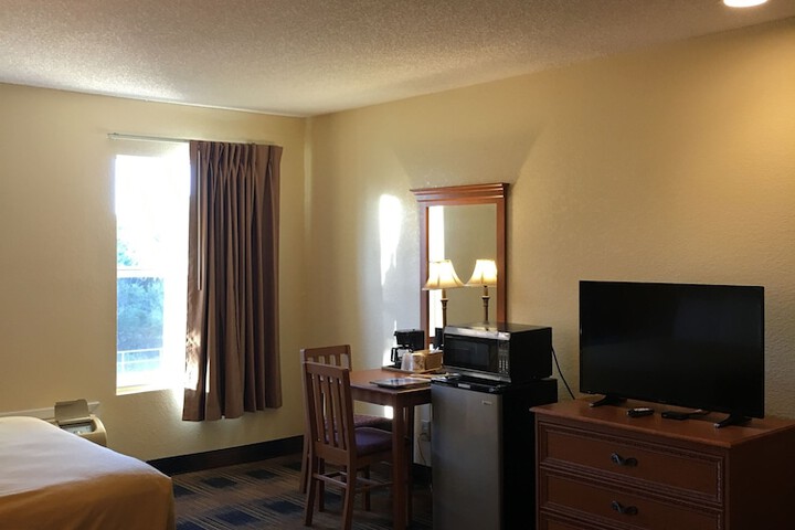 Room 21 of 41