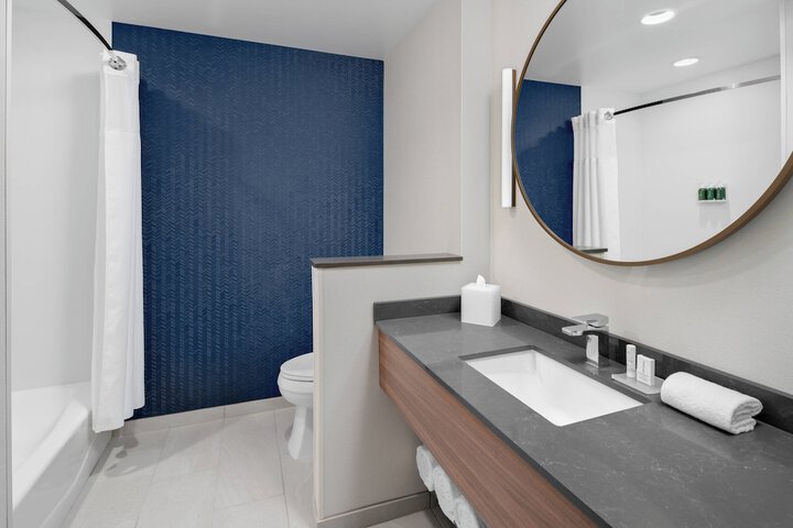 Fairfield Inn & Suites by Marriott Lake Geneva