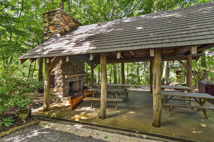 Scenic Views & Trail Access! Blue Ridge Mtns Condo