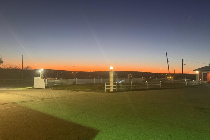 Holiday Host Motel & RV Park