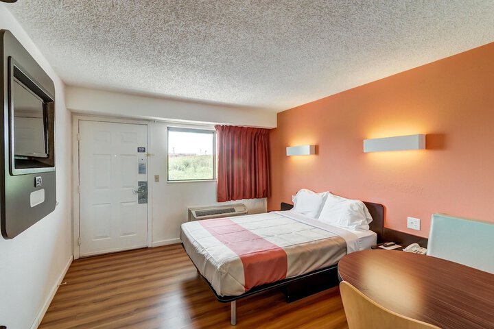 Motel 6 Berea KY