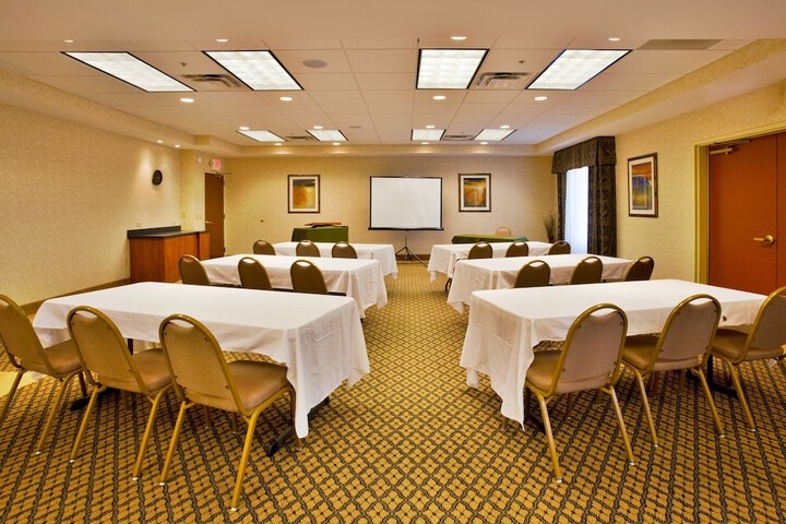 Holiday Inn Express Hotel & Suites Lake Okeechobee by IHG