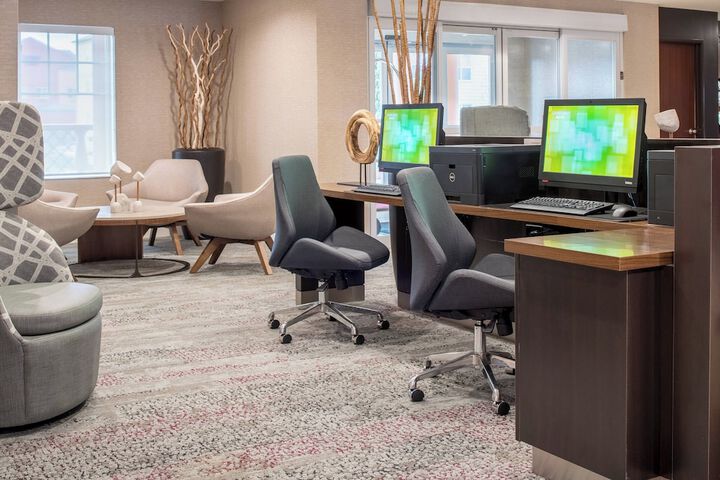 Business Center 31 of 34