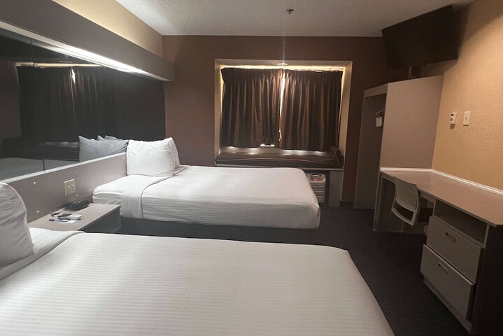 Room 12 of 29